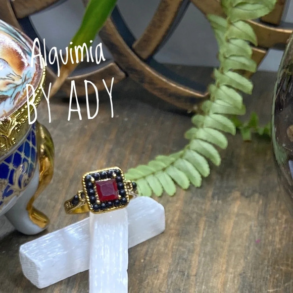 Antique gold style multicolored acrylic jewel tone ring - Picture 2 of 7